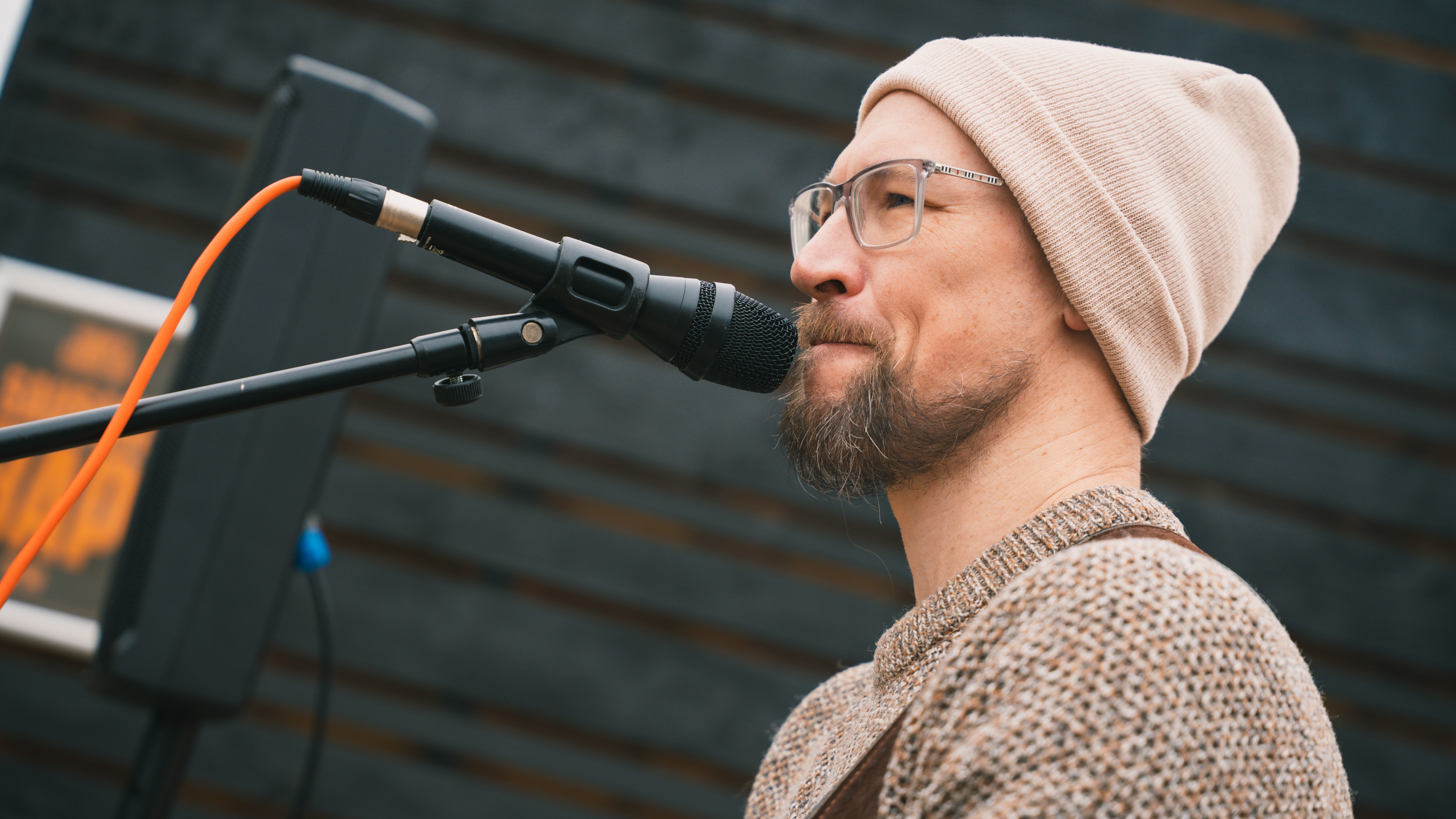 Simon Cragg performing in the NRE Fanzone
