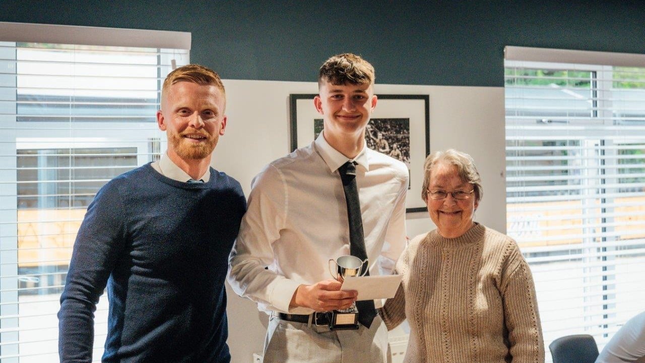 munday award.jpg