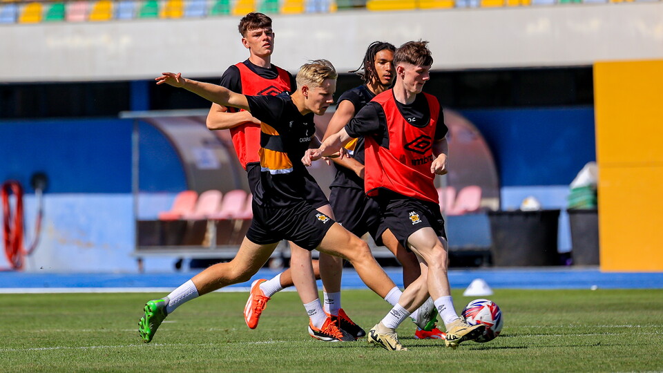 Cambridge United training in Portgual