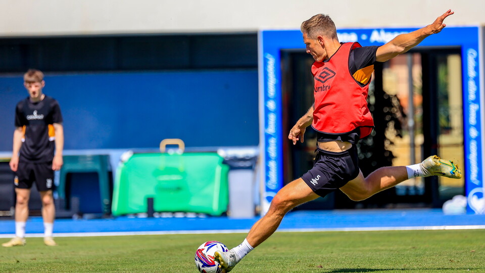 Cambridge United training in Portgual
