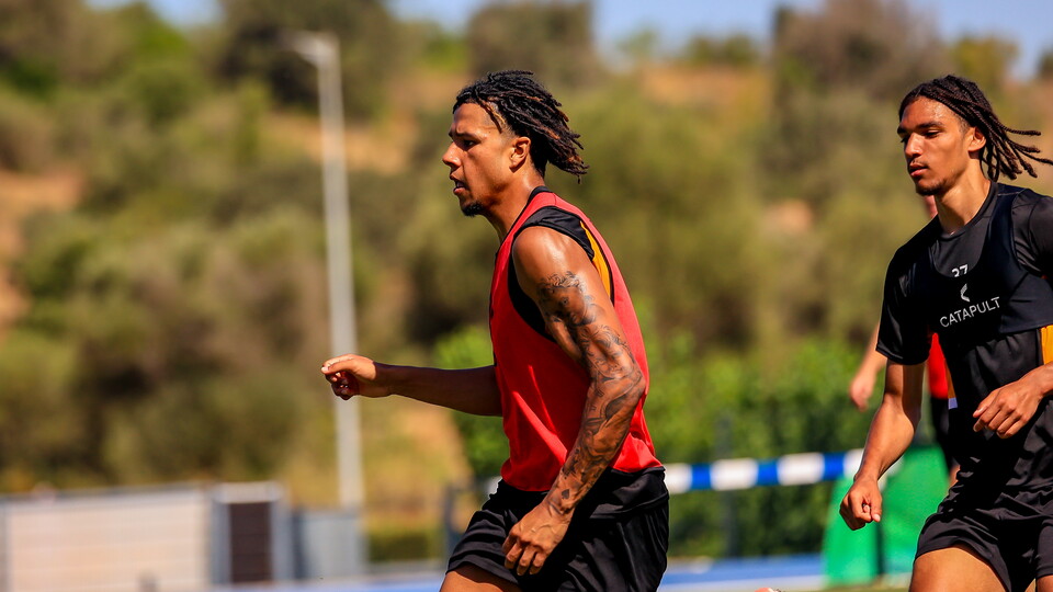 Cambridge United training in Portgual