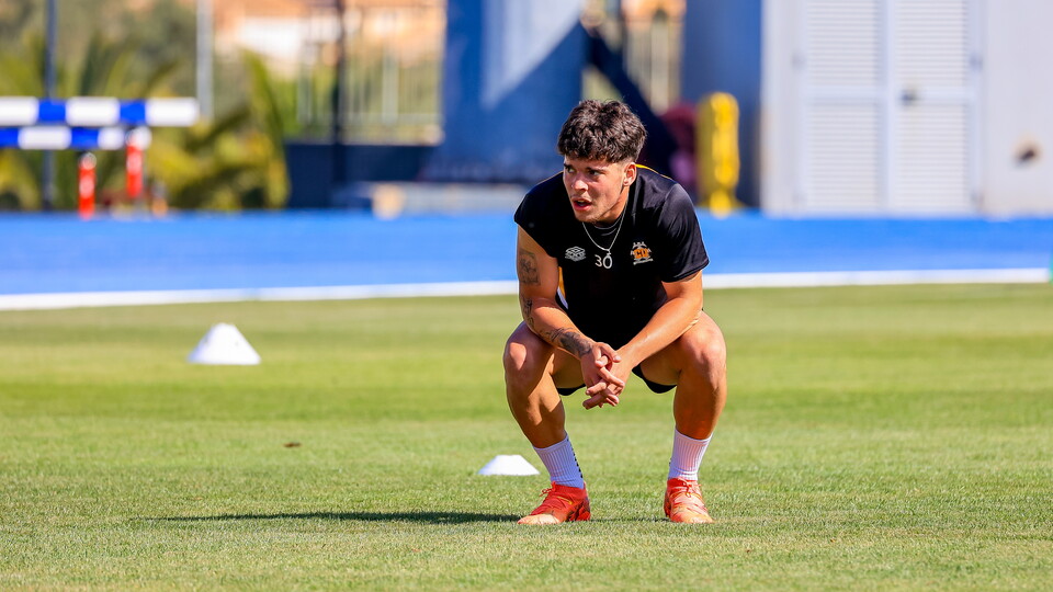 Cambridge United training in Portgual