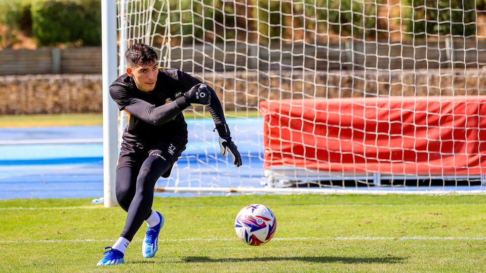 Cambridge United training in Portgual