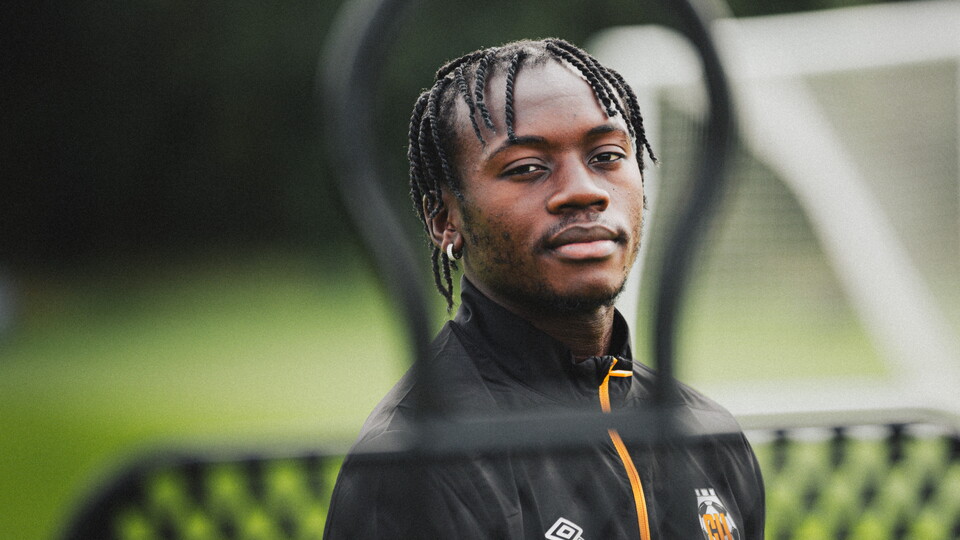 Emmanuel Longelo signing photo