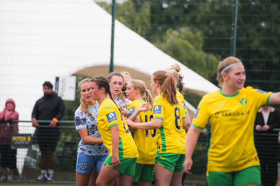 Cambridge United Women in action against Norwich City Ladies