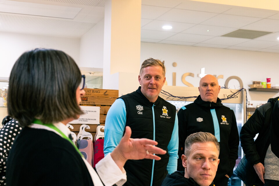 Cambridge United squad visit Arthur Rank Hospice
