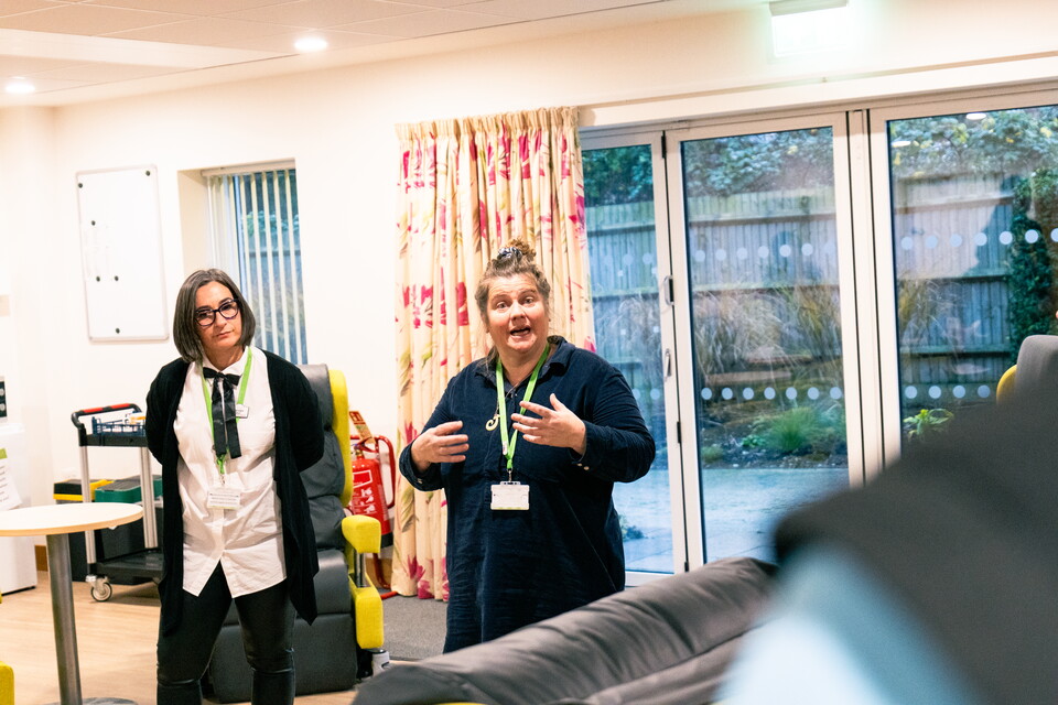 Cambridge United squad visit Arthur Rank Hospice