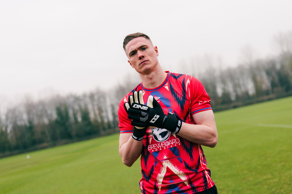 Nathan Bishop signing photo