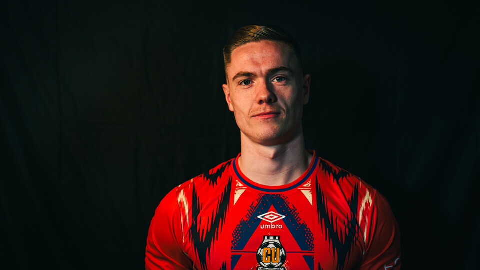 Nathan Bishop signing photo