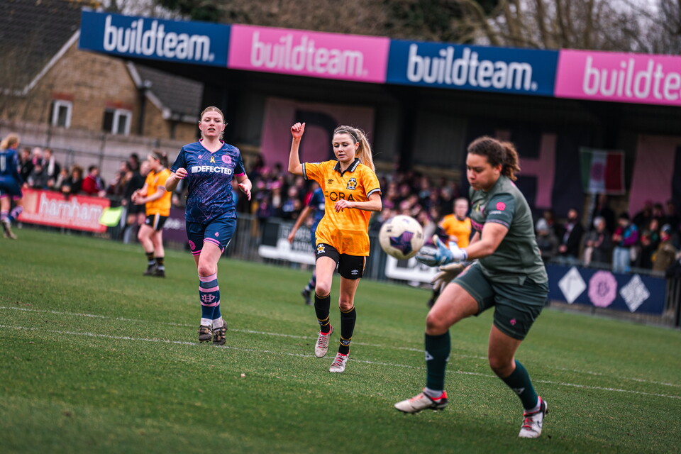 Cambridge United Women in action Vs Dulwich Hamlet