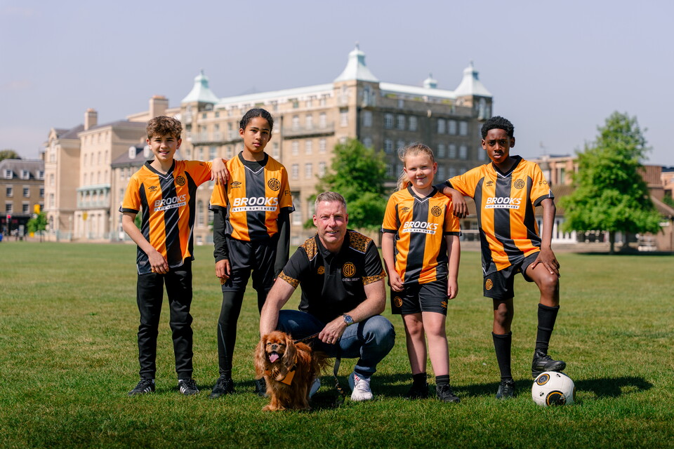 Neil Harris with kids on Parkers Piece