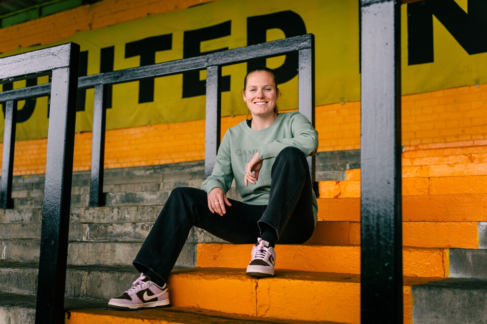Zoe Wood re-signs for the U's