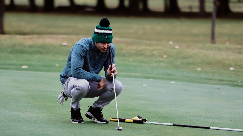 Wes Hoolahan playing golf
