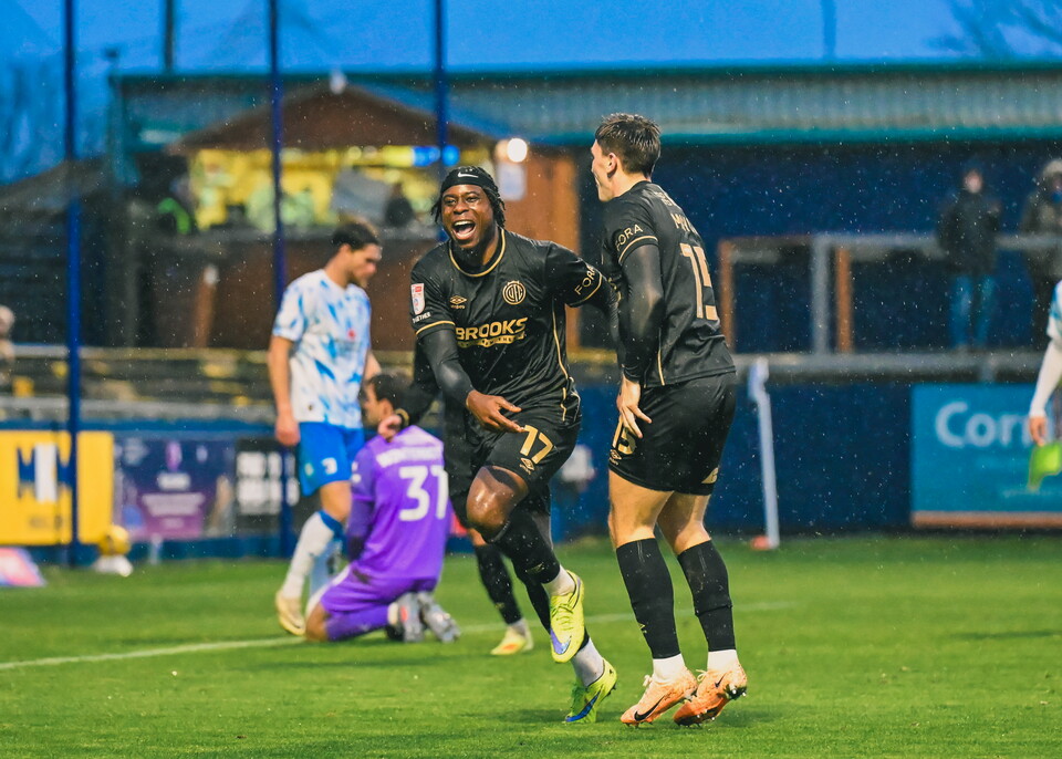 Pelly Ruddock Mpanzu celebrates