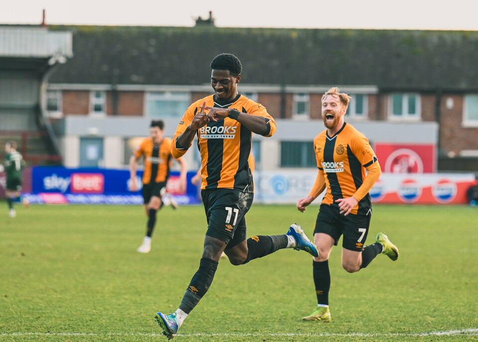 Kaikai celebrates vs Fleetwood