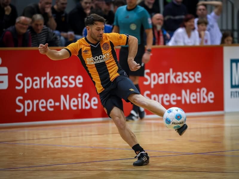 Cambridge United Legends at the Bretterknaller tournament