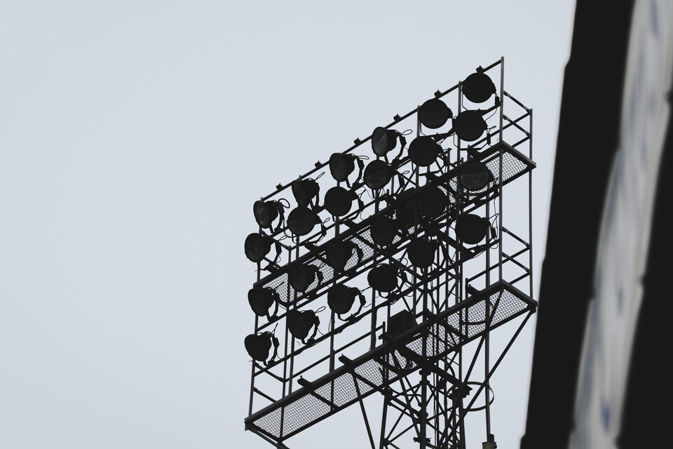 A close up of the floodlights