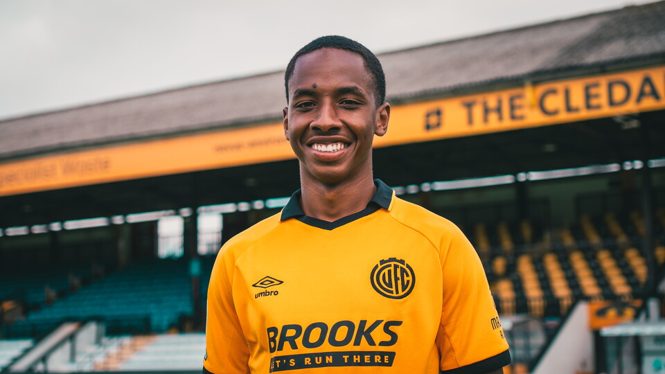 Ra'ees Williams signing photo