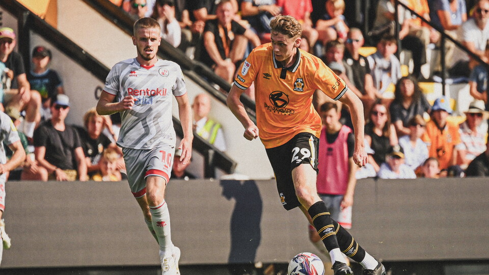 Connor O'Riordan in action vs Crawley