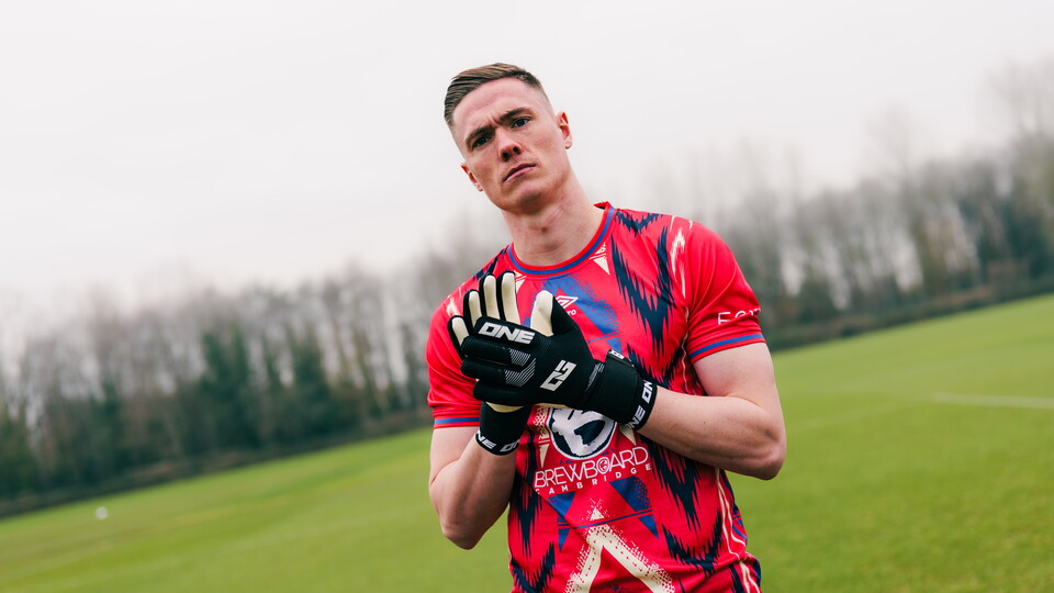 Nathan Bishop signing photo