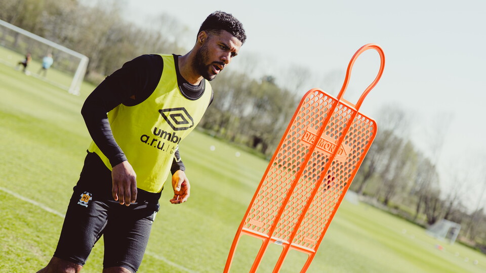 Elias Kachunga in training 