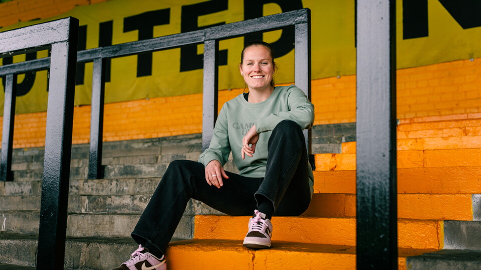 Zoe Wood re-signs for the U's