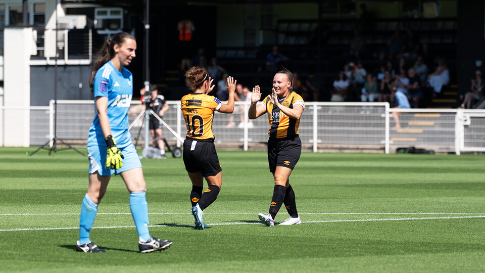 Kim Farrow equalises for the U's