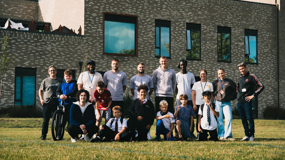 Cambridge United players and Romsey Mill group photo
