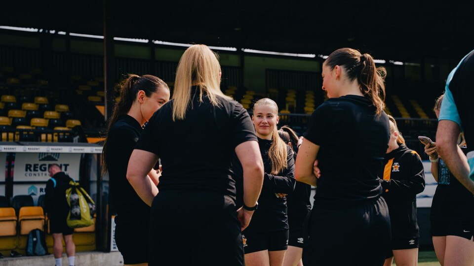 Women players at the Cledara Abbey