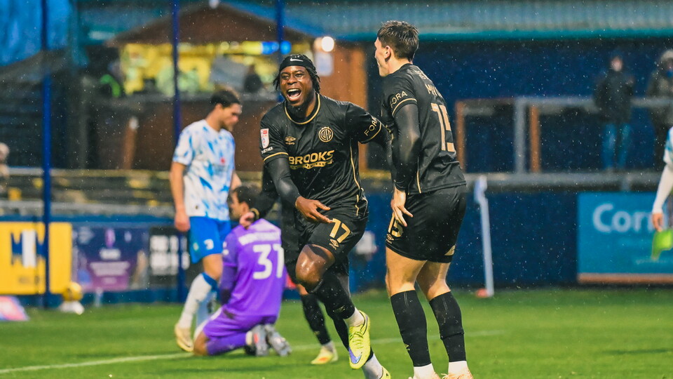 Pelly Ruddock Mpanzu celebrates